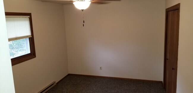 Foto del edificio - 1517 W Veterans Pkwy