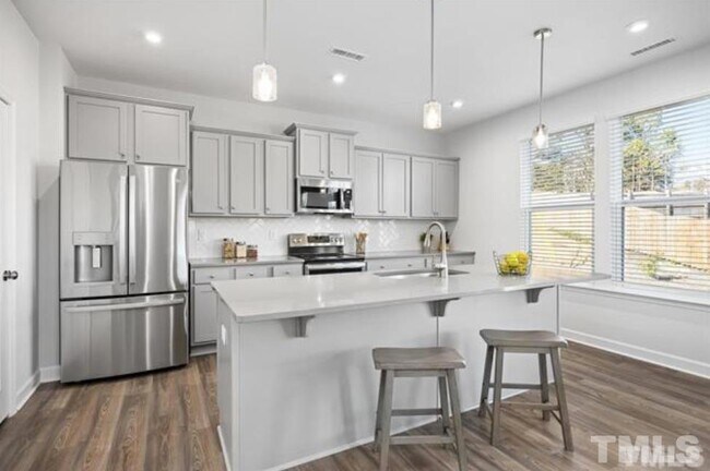 Building Photo - 809 Logan Meadow Ct