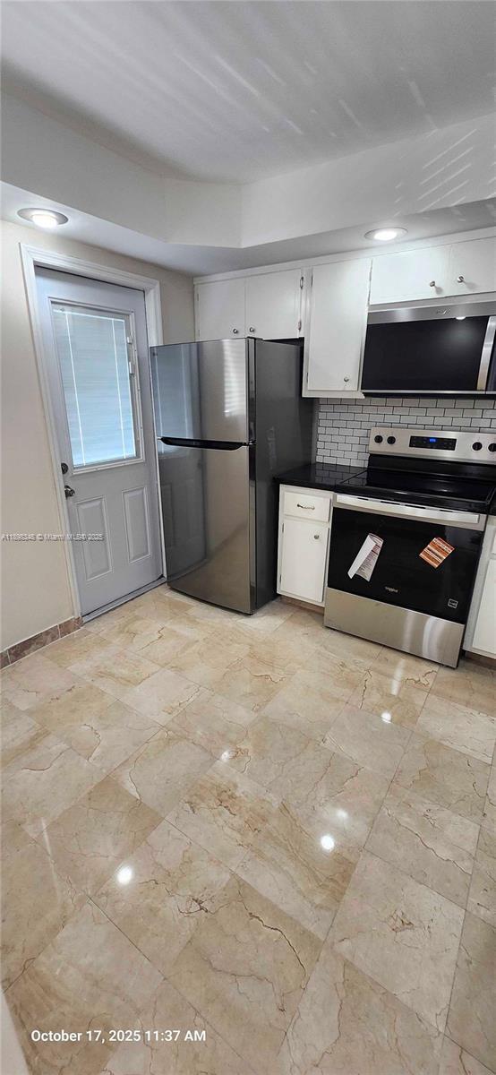Foto del edificio - 443 NE 195th St