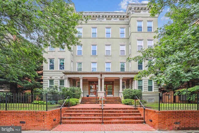 Foto del edificio - 1324 Euclid St NW