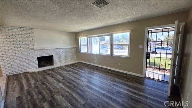 Foto del edificio - 8427 Oleander Ave