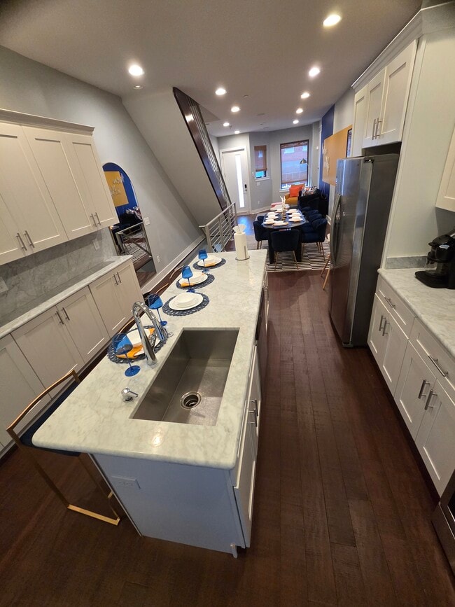 Building Photo - 539 McKean St