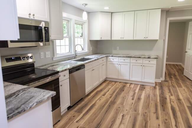 Foto del edificio - 724 Wilmont St SW