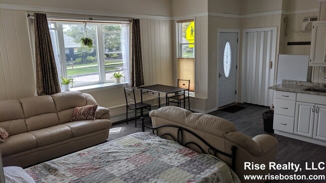 Building Photo - 11 Nichols Ave