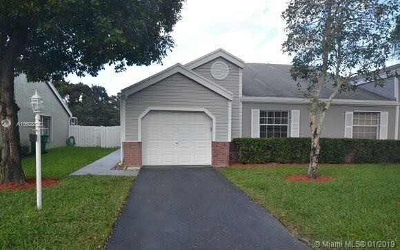 Primary Photo - 10985 SW 11th Pl