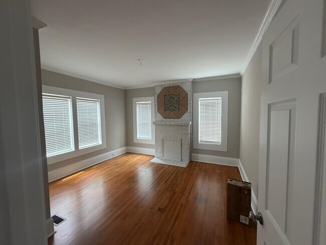 Foto del edificio - 243 Spring St SW