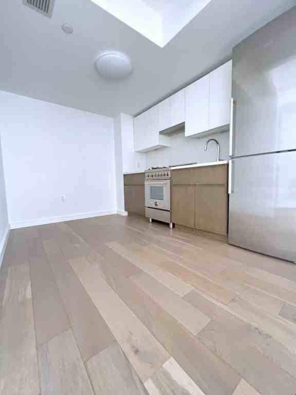 Building Photo - 107 Columbia Heights
