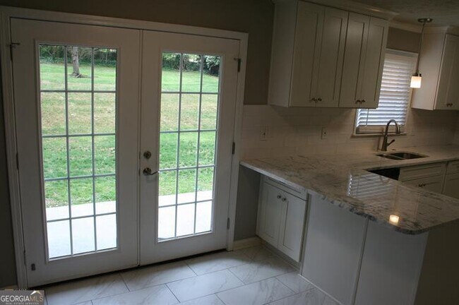 Foto del edificio - 6 Woodland Dr