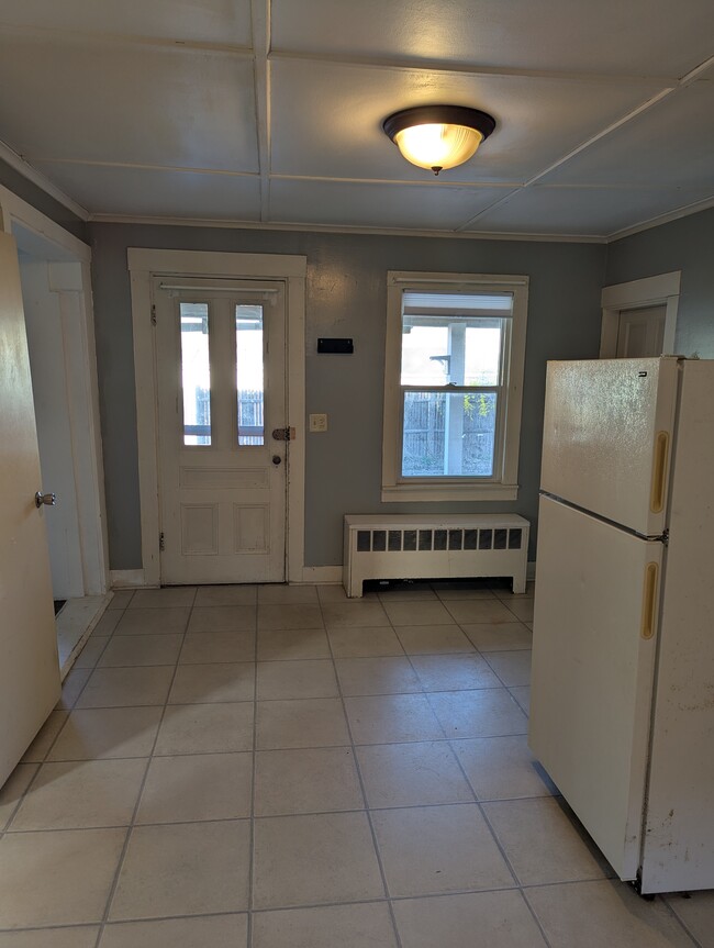 Building Photo - 159 Perham St