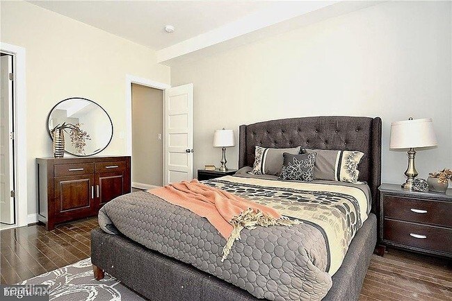 Foto del edificio - 3222 Warder St NW