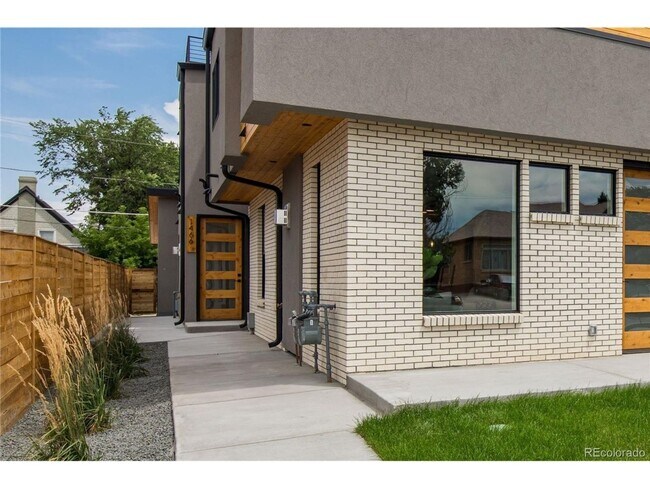 Foto del edificio - ONE MONTH FREE - Modern 3BR Townhome in Denver