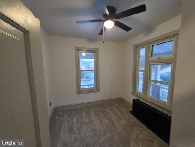 Building Photo - 434 S Fourth St