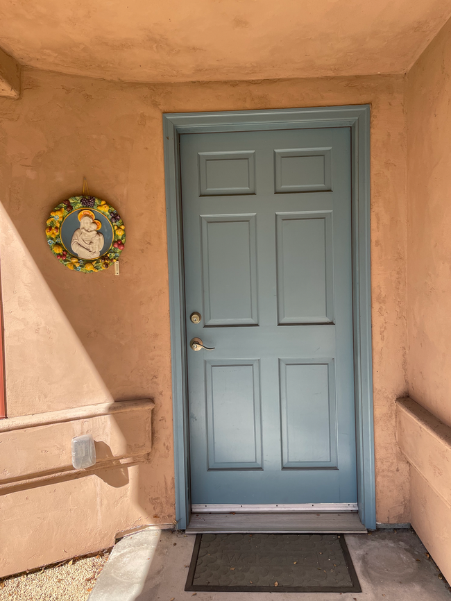 Building Photo - Beautiful Mediterranean 2-Bedroom House in...