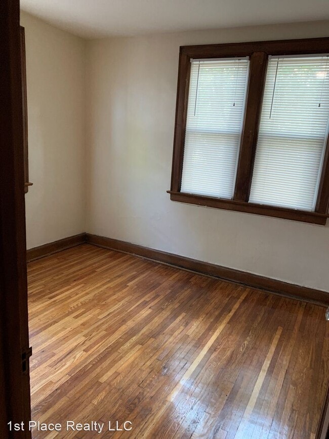 Building Photo - 2770 Indianola Ave