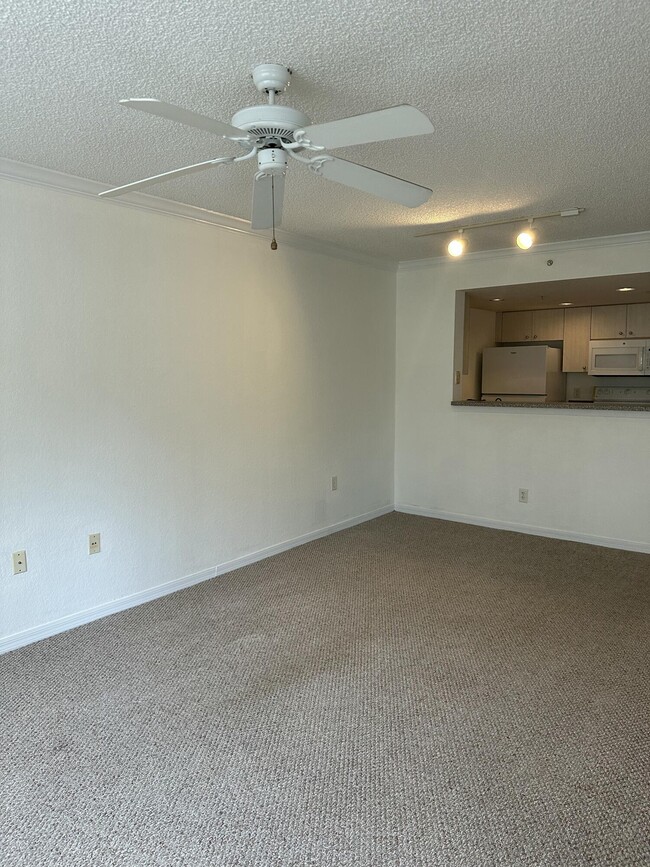 Building Photo - 1801 N Flagler Dr