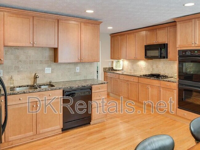 Foto del edificio - 5216 Willow Point Pkwy