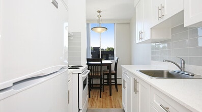 Building Photo - 3675 W 7th Ave