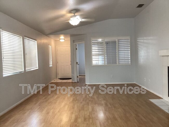 Foto del edificio - 9440 Stone Springs Dr