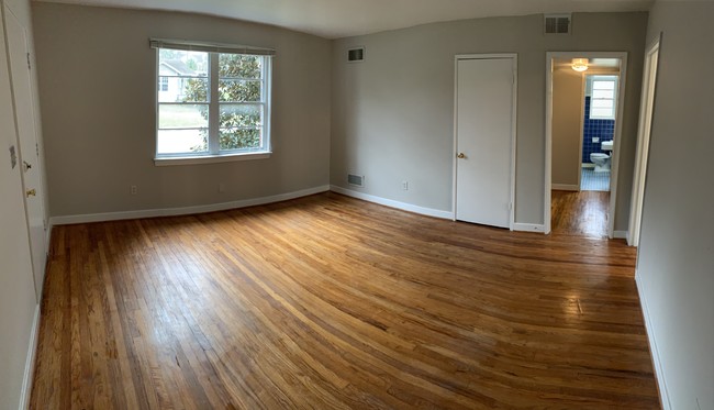 Living Room - East Glenwood Apartments