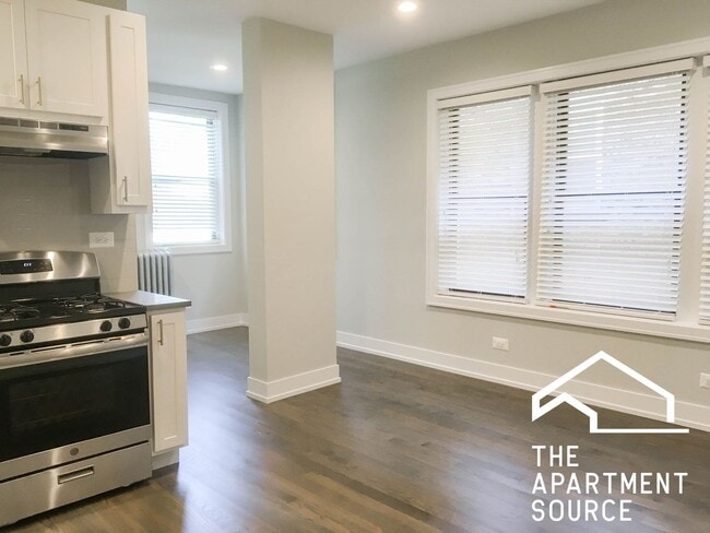 Foto del edificio - 4951 N Oakley Ave