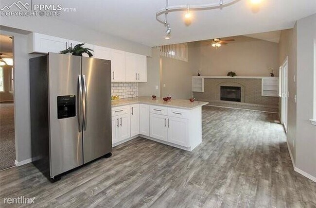 Foto del edificio - 1 br, 1 bath House - 6455 Montarbor Dr