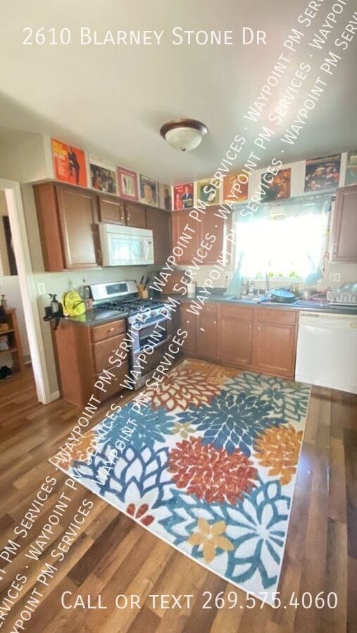 Building Photo - 2610 Blarney Stone Dr