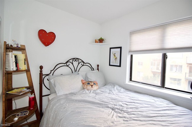 Foto del edificio - 725 E 9th St
