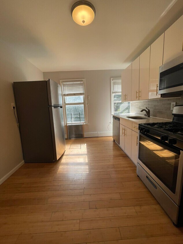 Foto principal - 594 W Side Ave