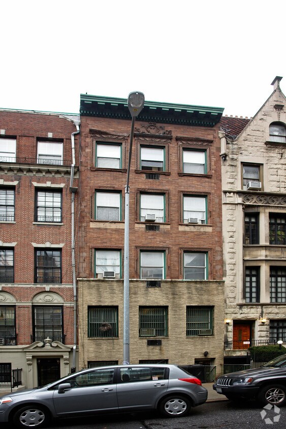 Building Photo - 315 W 75th St