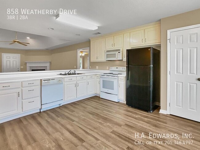 Building Photo - 858 Weatherby Dr