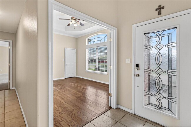 Building Photo - 6325 Oso Pkwy