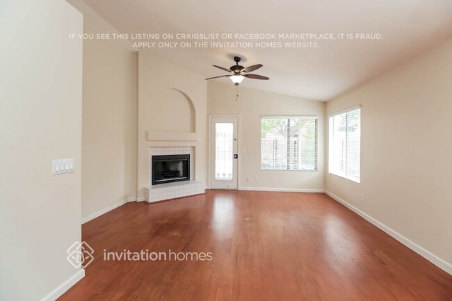 Building Photo - 2304 E Pinto Dr
