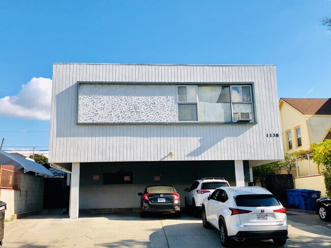 Building Photo - 1138 N Berendo St