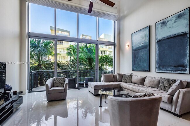 Foto del edificio - 6000 Collins Ave