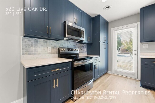 Building Photo - 520 Live Oak Dr
