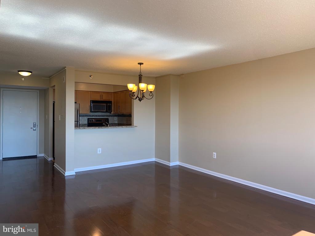Foto principal - 10101 Grosvenor Pl