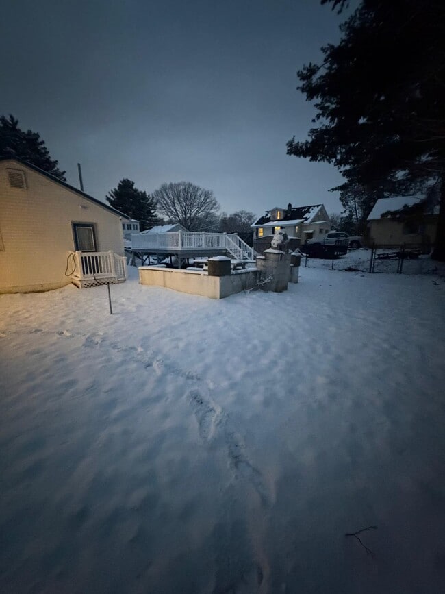 Building Photo - 325 Richfield St