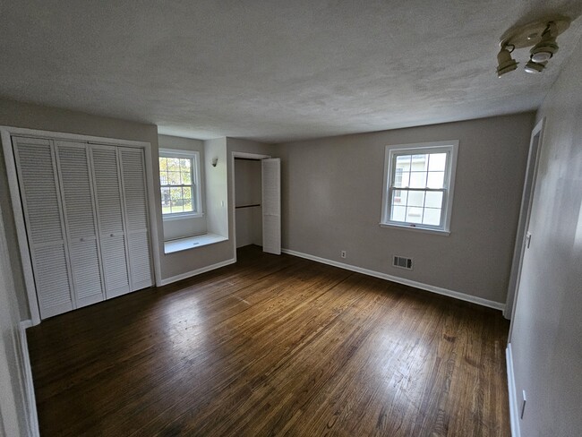 Foto del edificio - 71 Medfield Dr