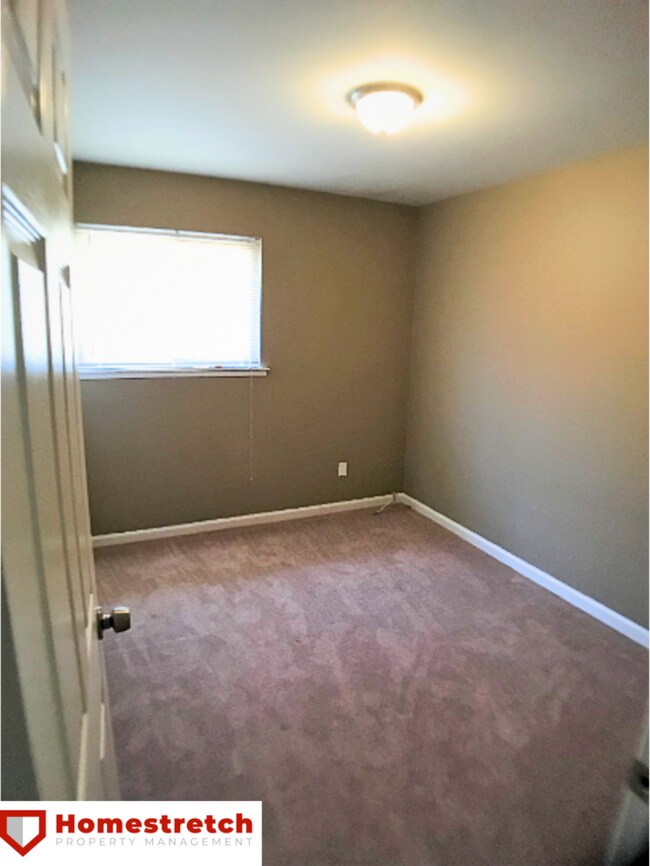 Foto del edificio - 655 5th Plz, Florissant, MO 63031-1816