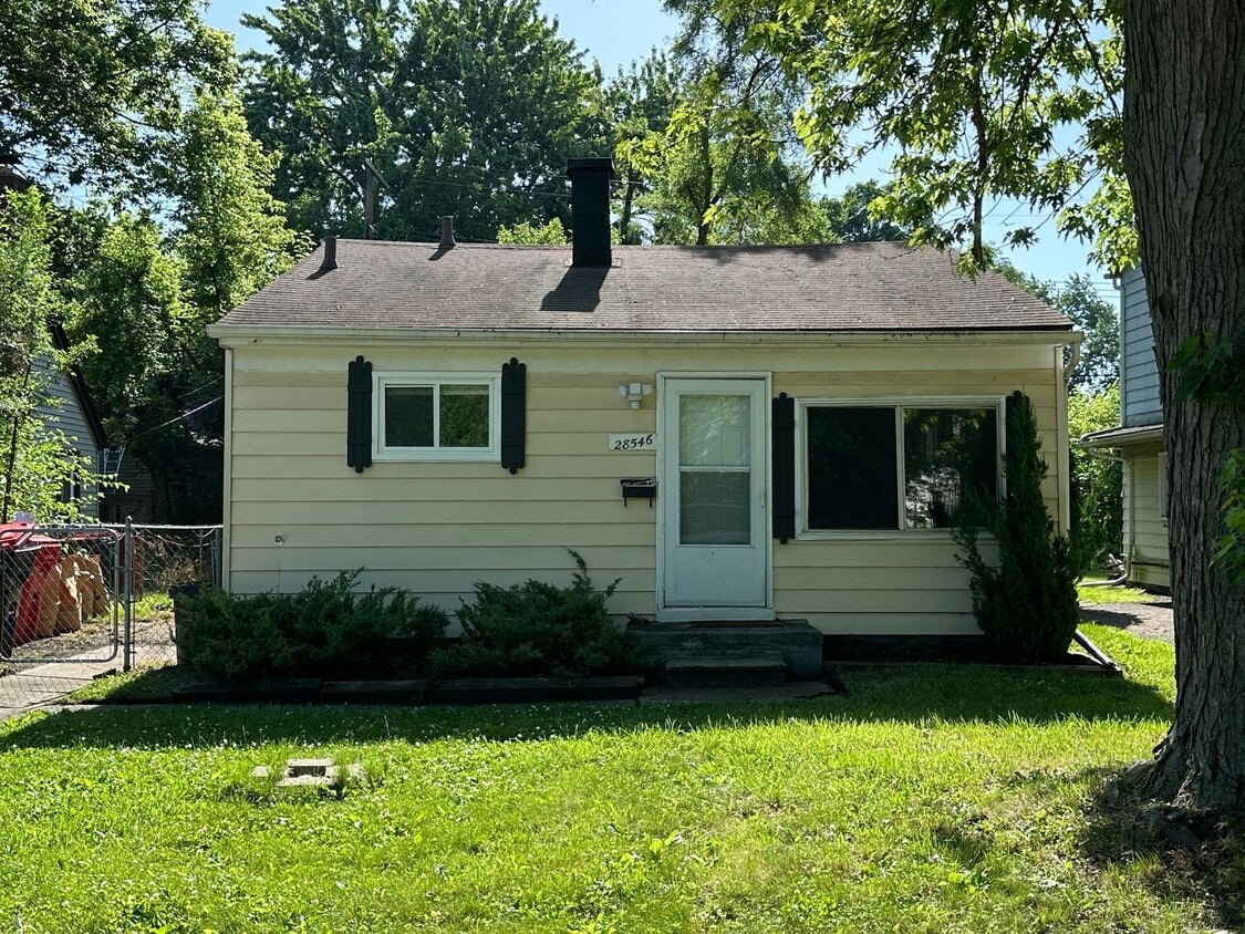 Primary Photo - 2bd / 1 ba ranch with nice fenced backyard.