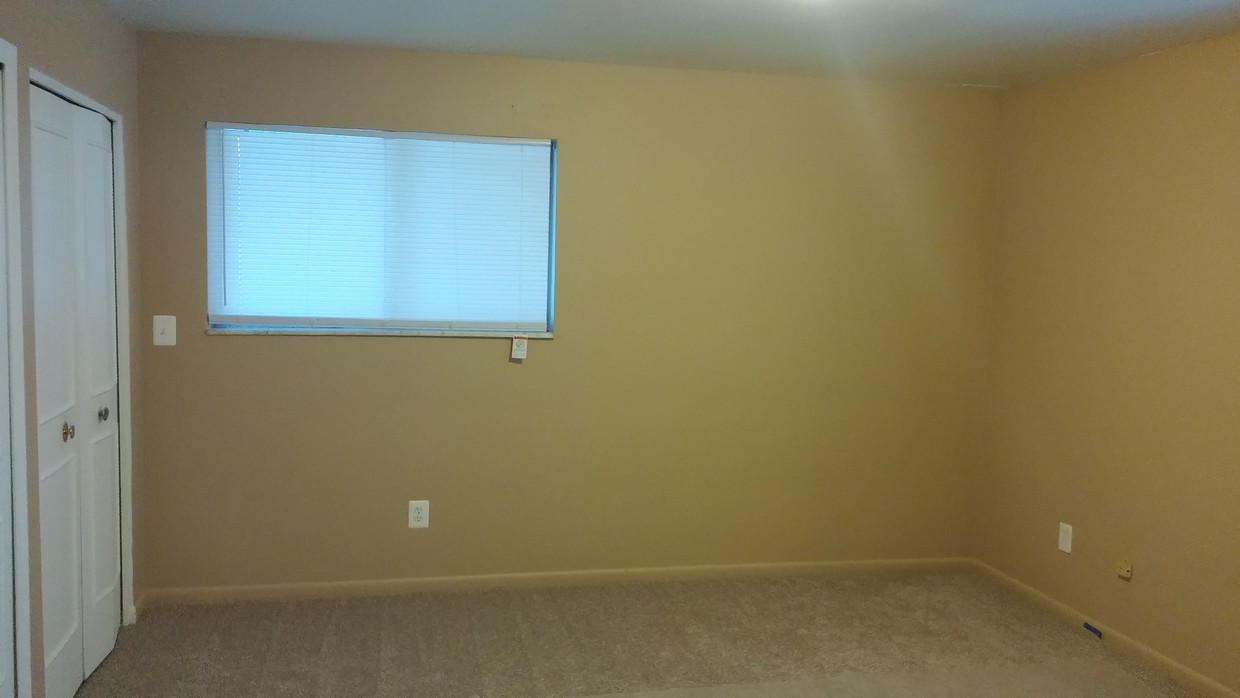 Bedroom - 19343 Greenfield Rd