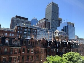 Building Photo - 211 Newbury St