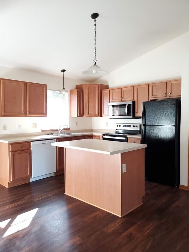 Foto del edificio - 5707 Lake Edge Rd
