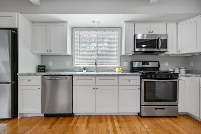 Building Photo - 16 Madden Ave