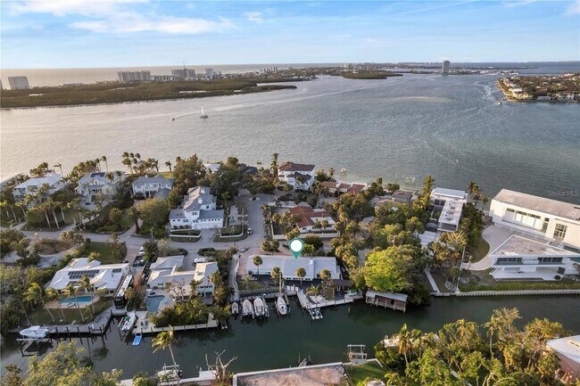 Foto del edificio - 31 Lands End Ln