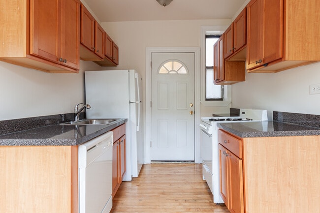 Building Photo - 3826 N Fremont St