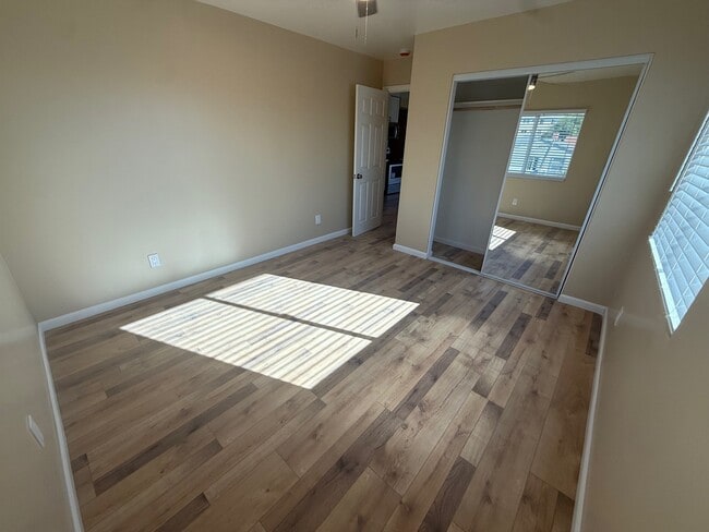 Foto del edificio - 4860 Palm Ave