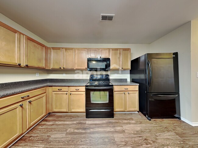 Foto del edificio - 4435 Westhill Pl