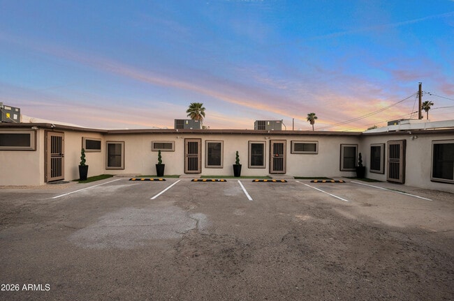 Building Photo - 1108 S 33rd Ave