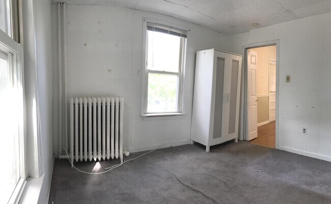 Building Photo - 164 Chauncey Pl